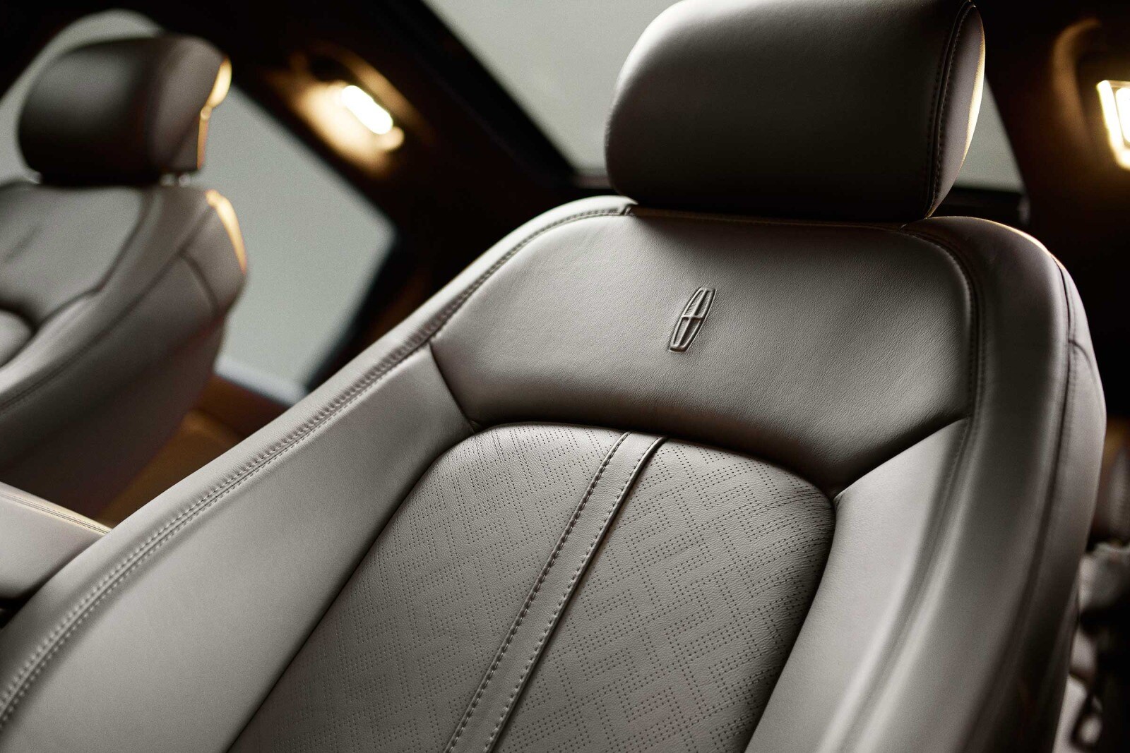 2016 Lincoln MKX front safety DETAIL