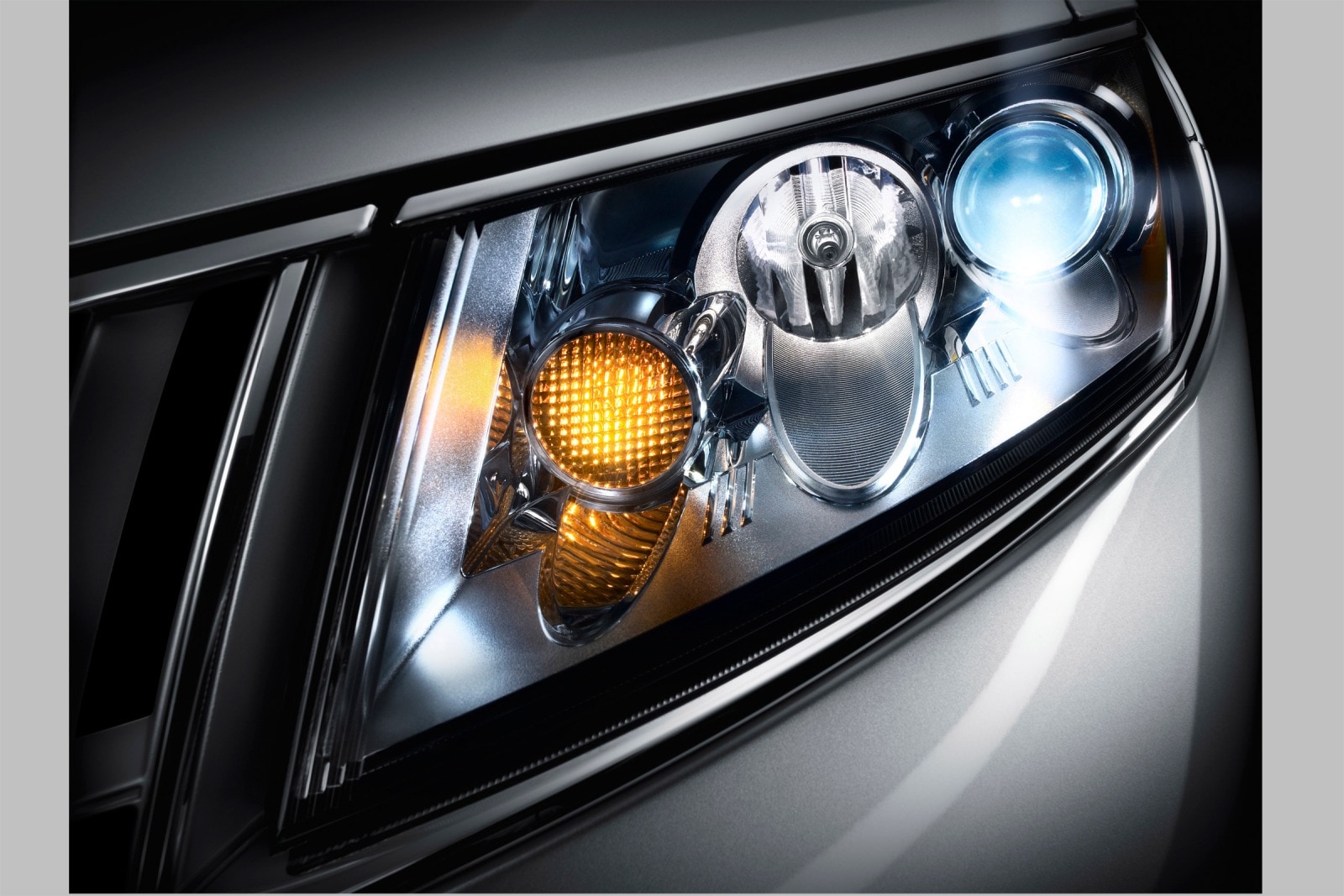 2010 Lincoln MKZ exterior EDETAIL