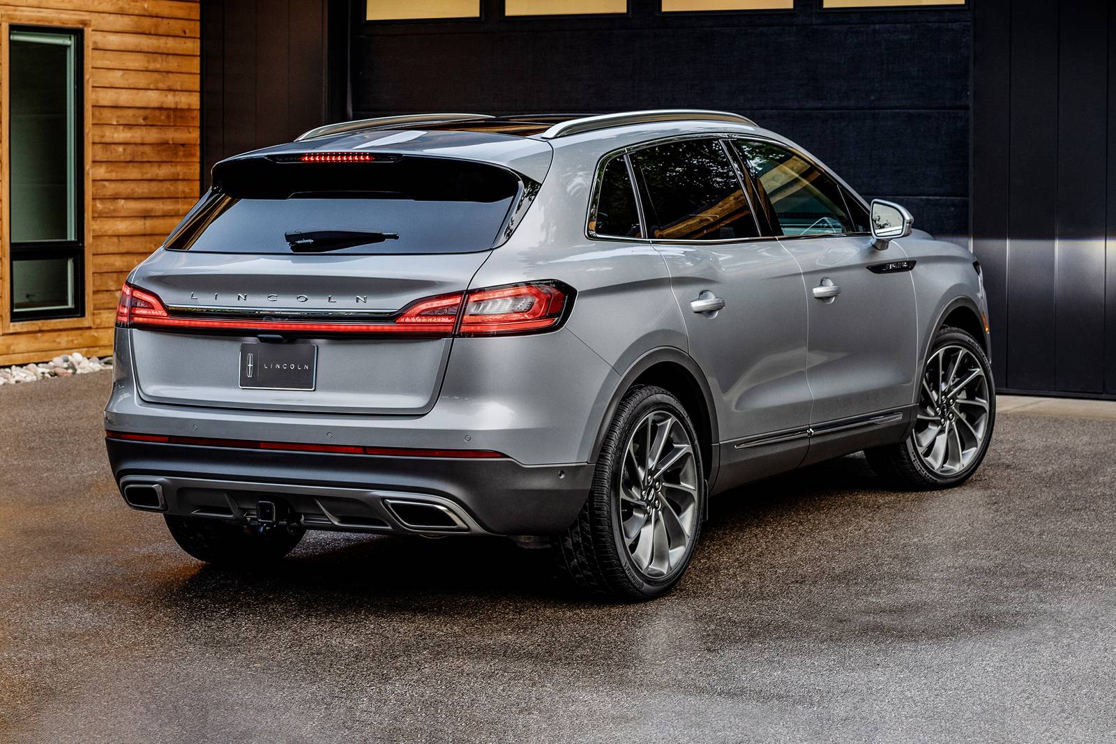 2021 Lincoln Nautilus exterior FQ