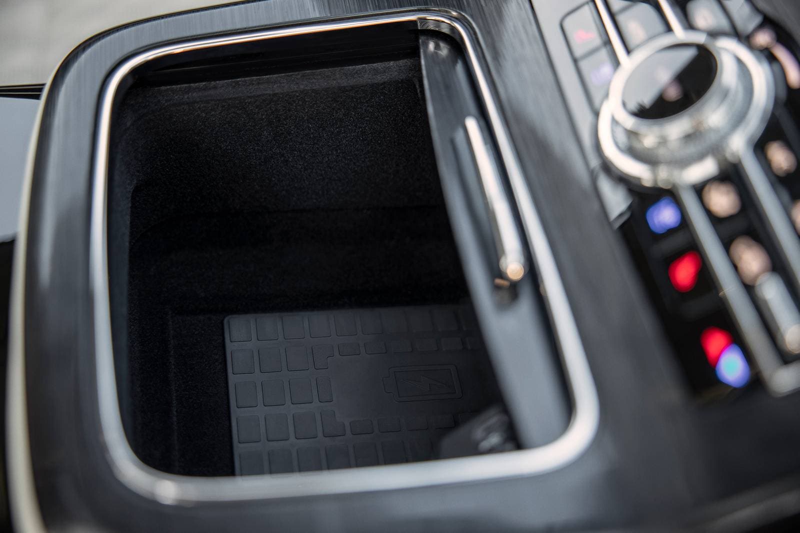 2021 Lincoln Nautilus front safety DETAIL