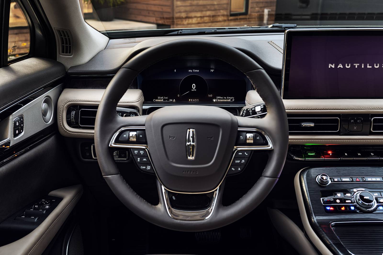 2021 Lincoln Nautilus interior SWD