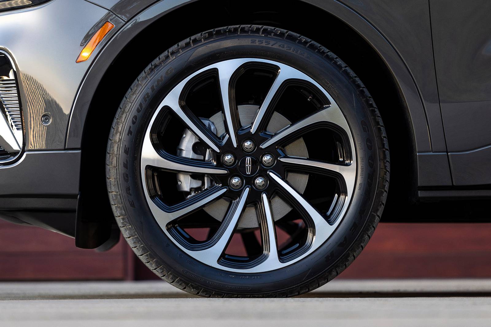 2025 Lincoln Nautilus exterior W