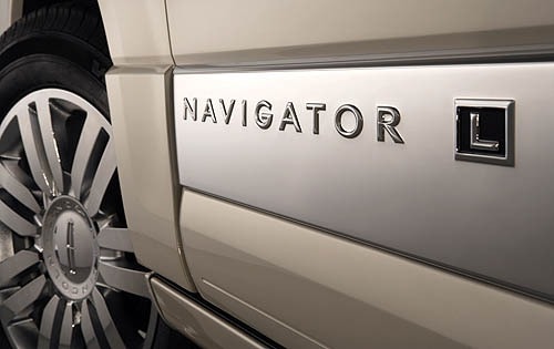 2008 Lincoln Navigator L exterior FBDG