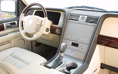 2003 Lincoln Navigator interior I