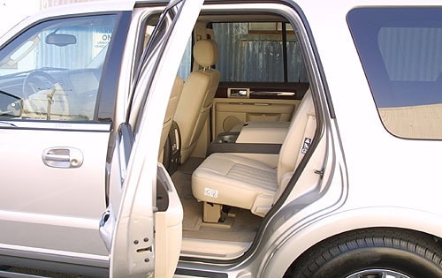 2003 Lincoln Navigator interior RI