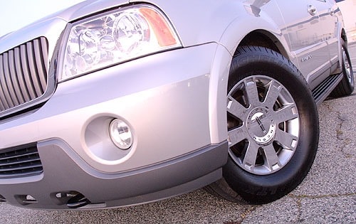 2003 Lincoln Navigator exterior W