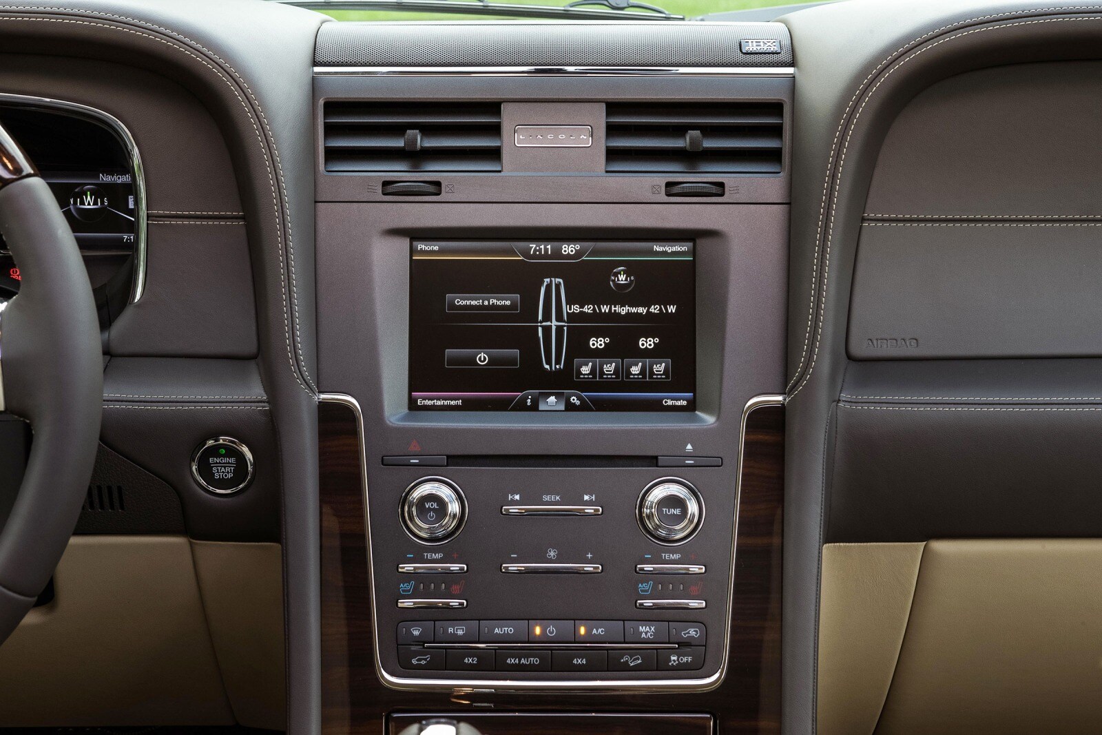 2017 Lincoln Navigator interior CC