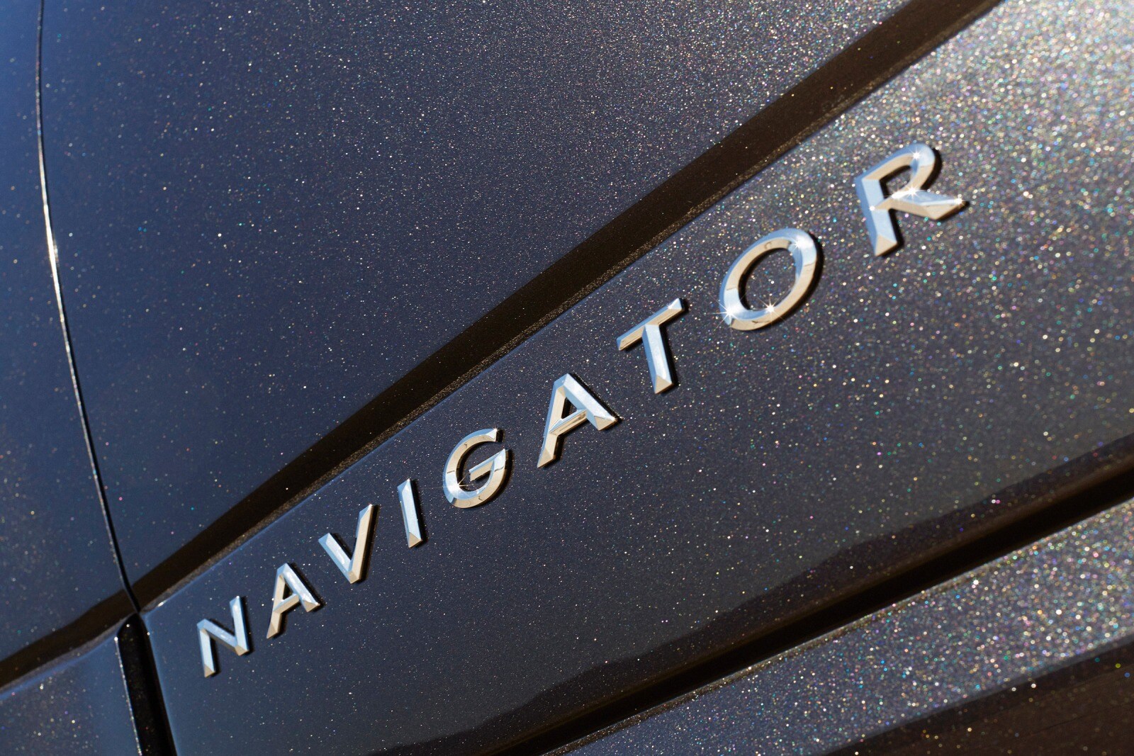 2017 Lincoln Navigator exterior FBDG