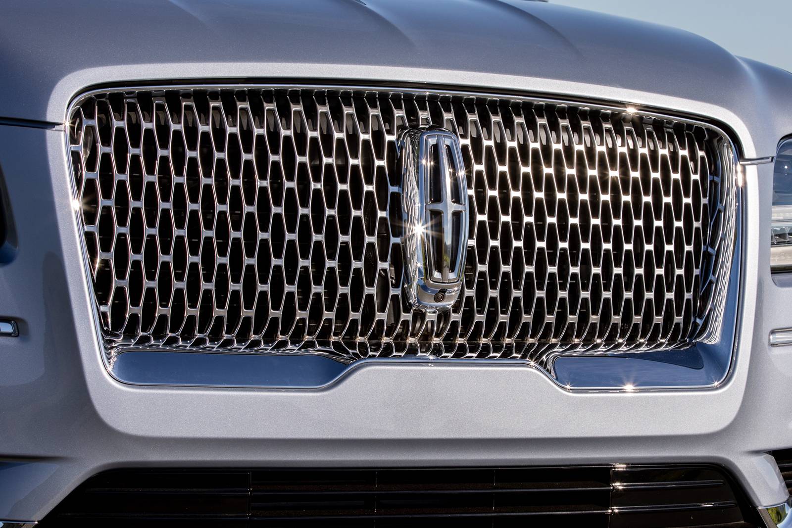 2018 Lincoln Navigator exterior FBDG