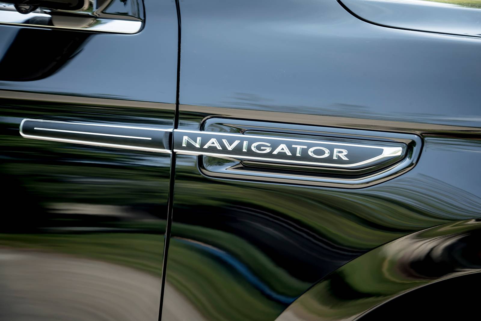 2018 Lincoln Navigator exterior FBDG