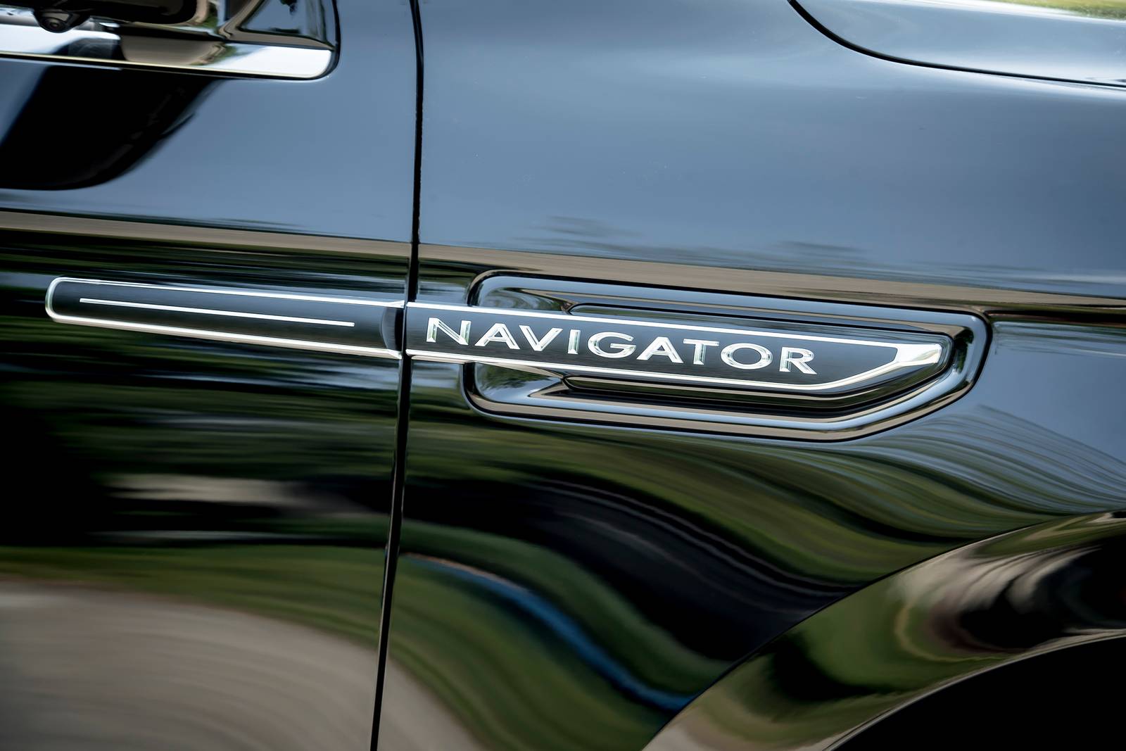 2020 Lincoln Navigator exterior FBDG