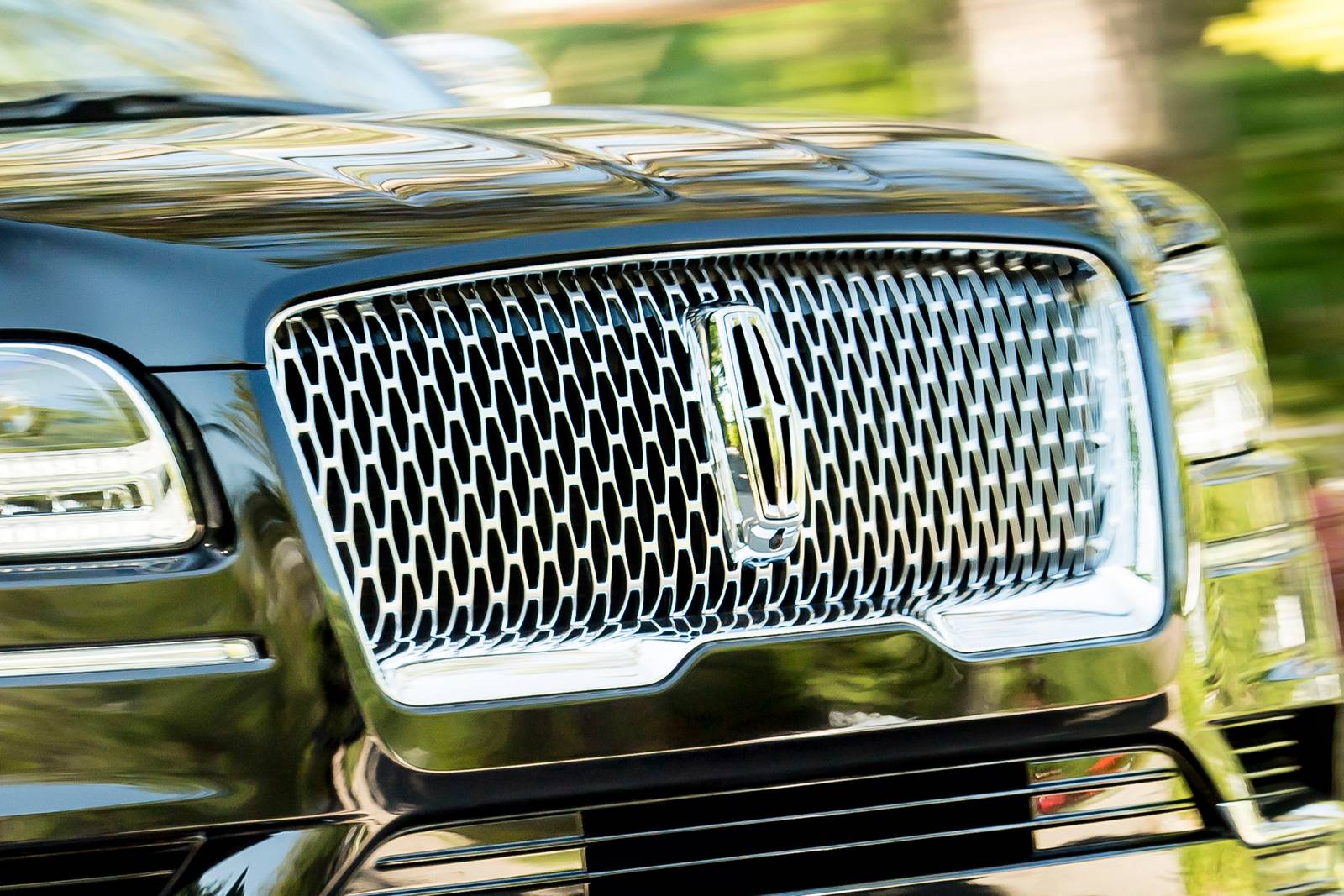 2020 Lincoln Navigator exterior FBDG