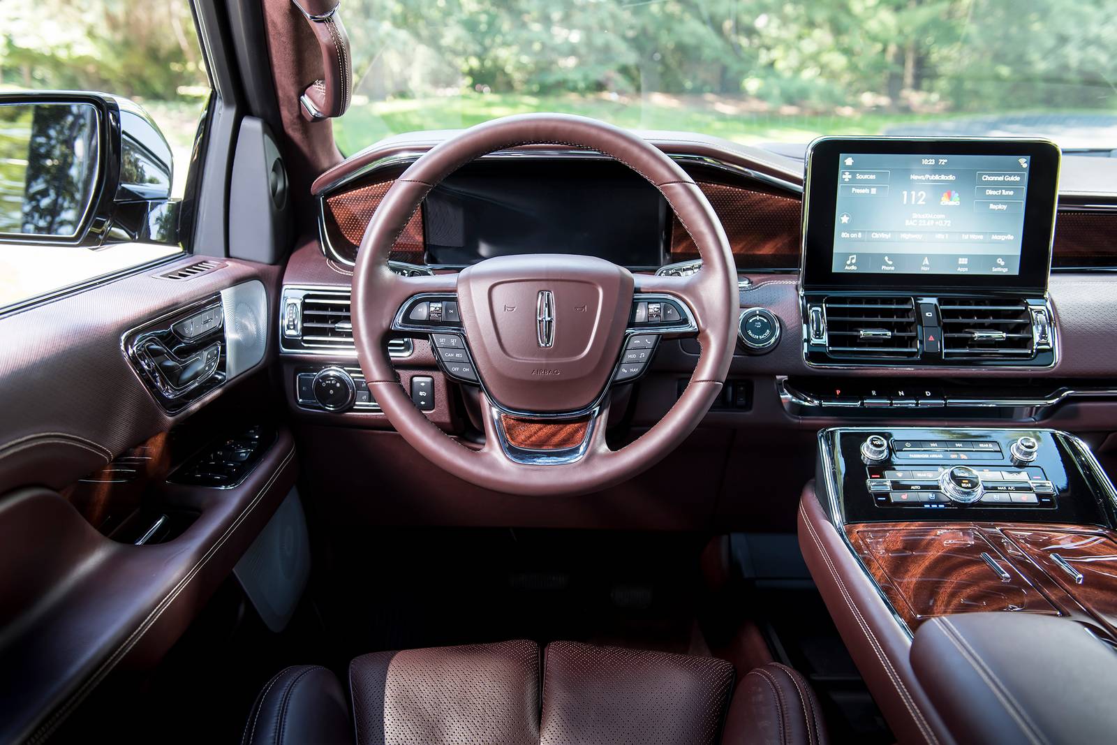 2020 Lincoln Navigator interior SWD