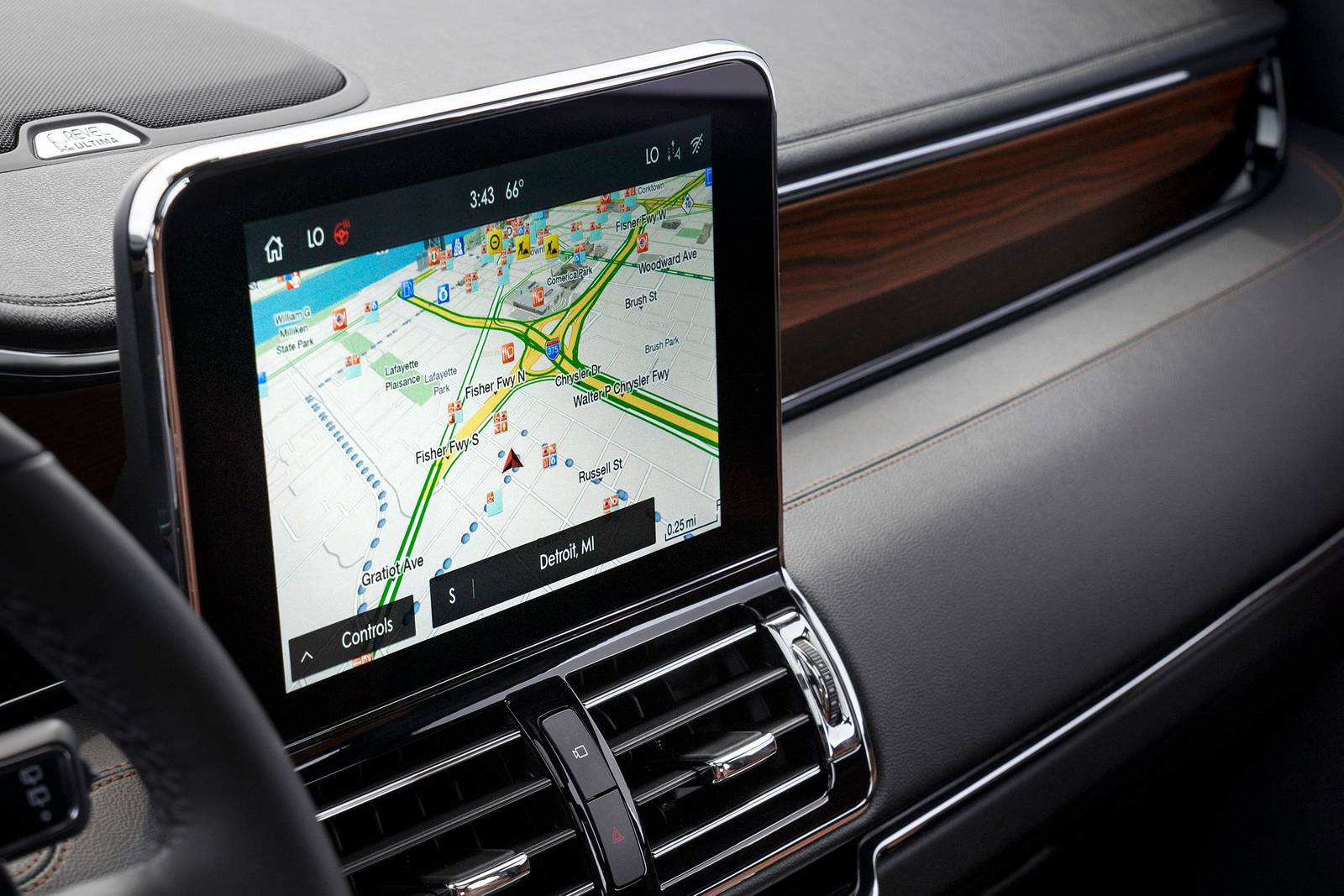 2020 Lincoln Navigator front safety CC