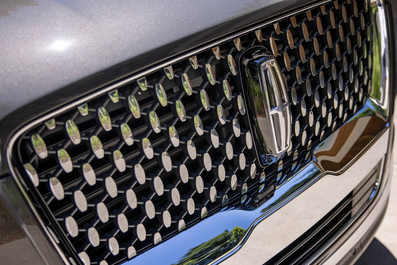 2022 Lincoln Navigator exterior FBDG