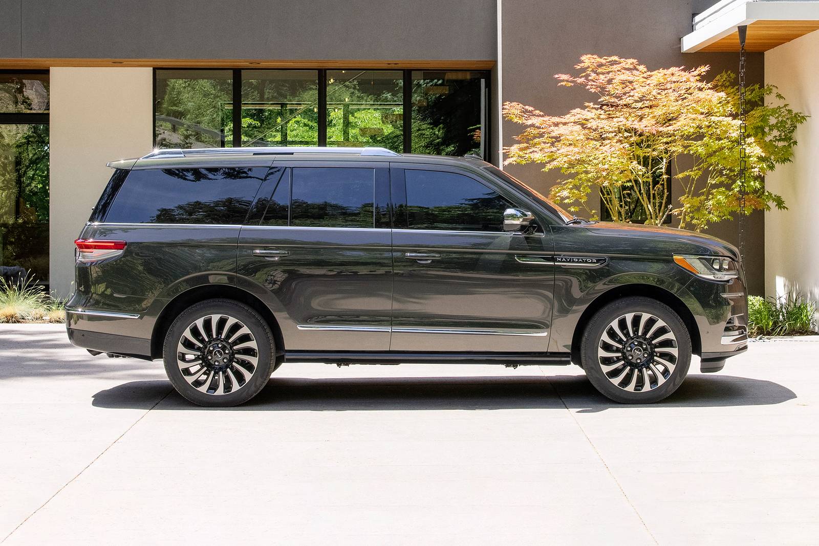 2022 Lincoln Navigator exterior S