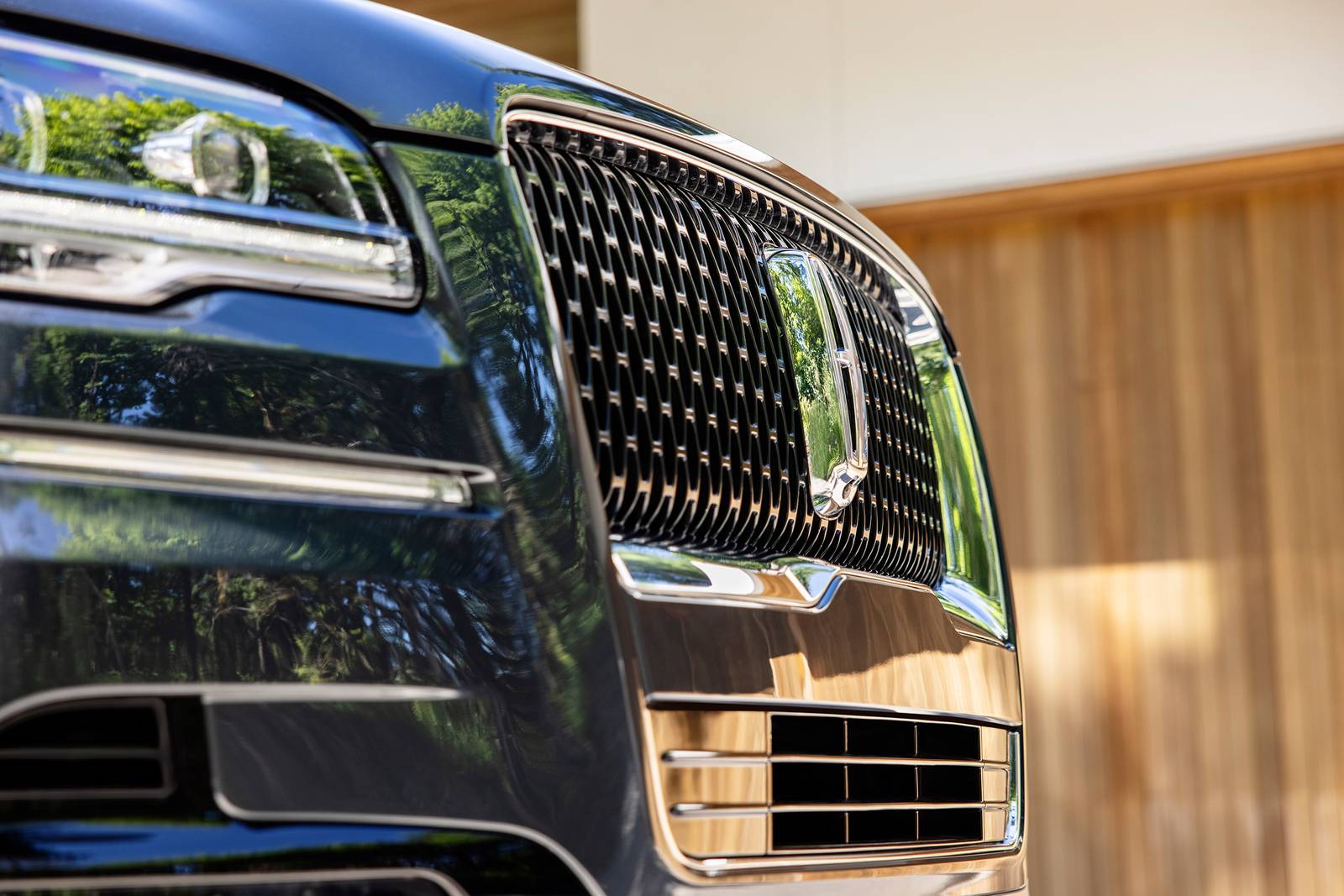 2022 Lincoln Navigator exterior FBDG