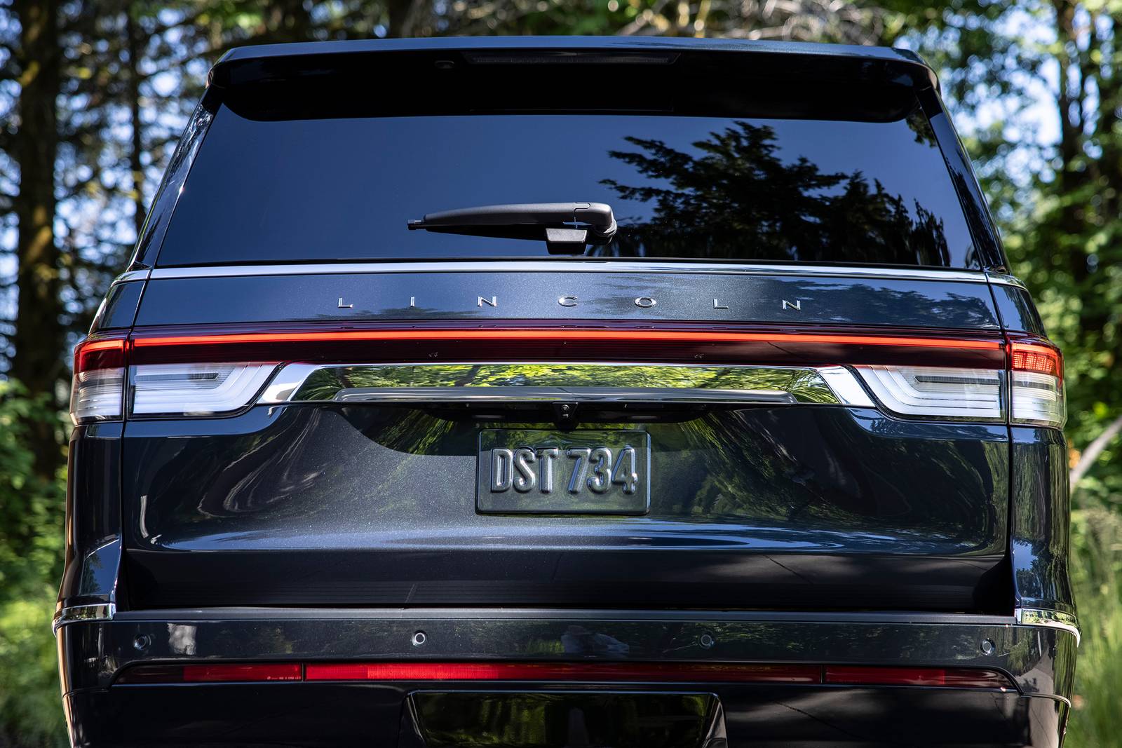 2022 Lincoln Navigator exterior RBDG