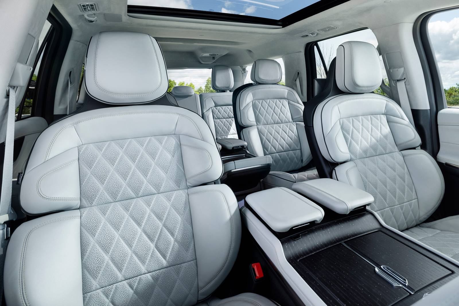 2025 Lincoln Navigator interior DETAIL