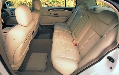 2003 Lincoln Town Car Cartier L 4dr Sedan