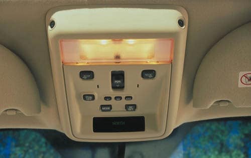 2004 Lincoln Town Car interior DETAIL