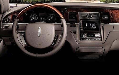 2011 Lincoln Town Car interior D