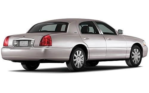 2010 Lincoln Town Car Signature Limited Sedan