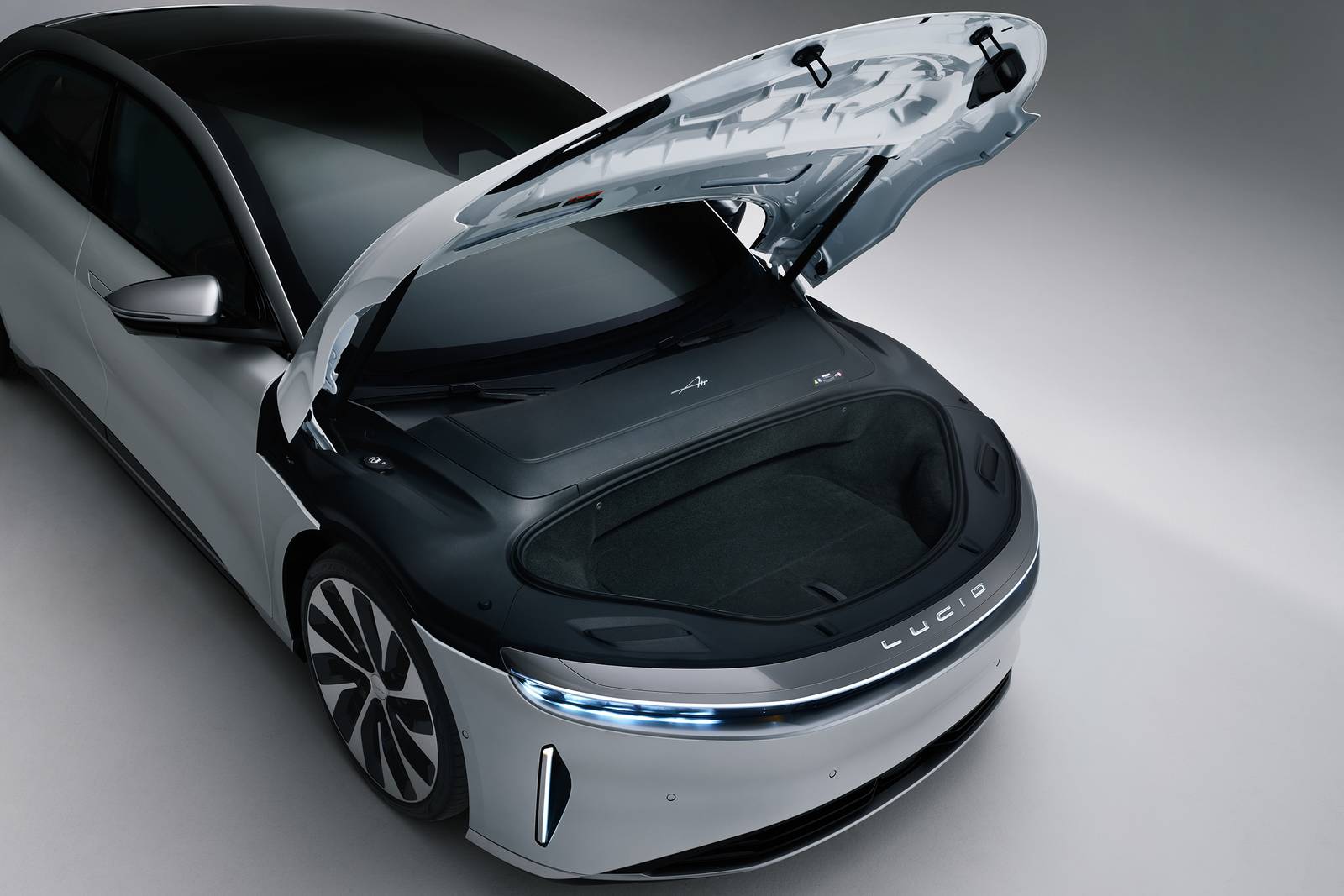 2025 Lucid Air interior CARGO