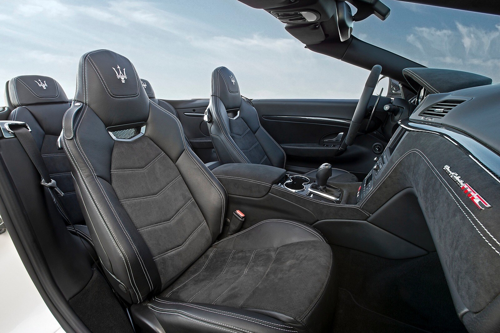 2016 Maserati Granturismo interior I