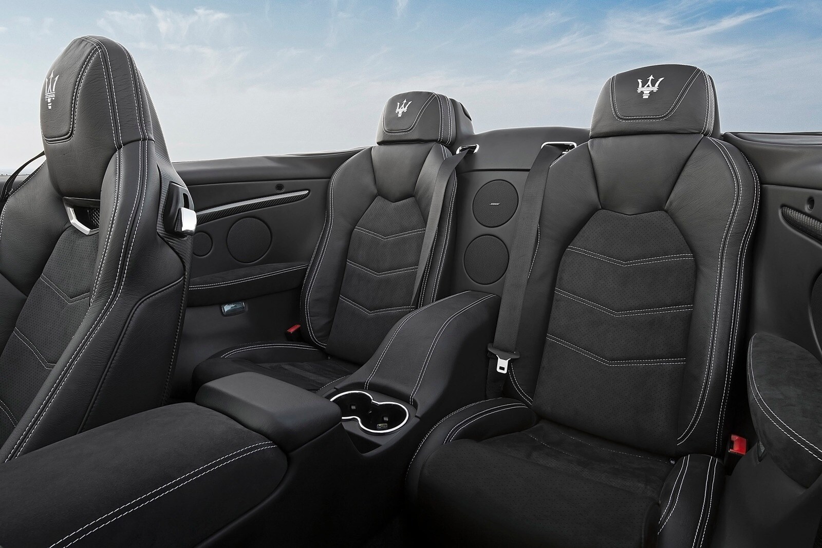 2016 Maserati Granturismo interior RI