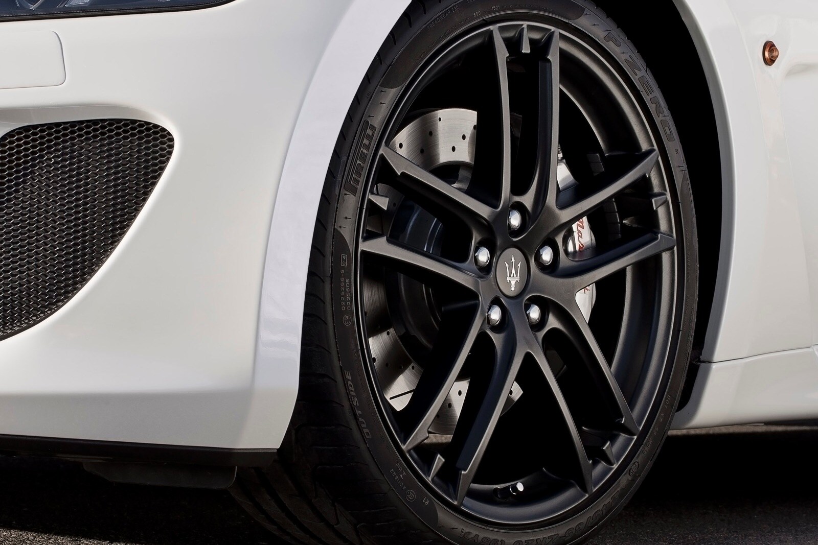 2016 Maserati Granturismo exterior W