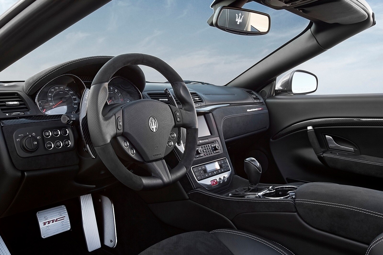 2017 Maserati Granturismo interior I