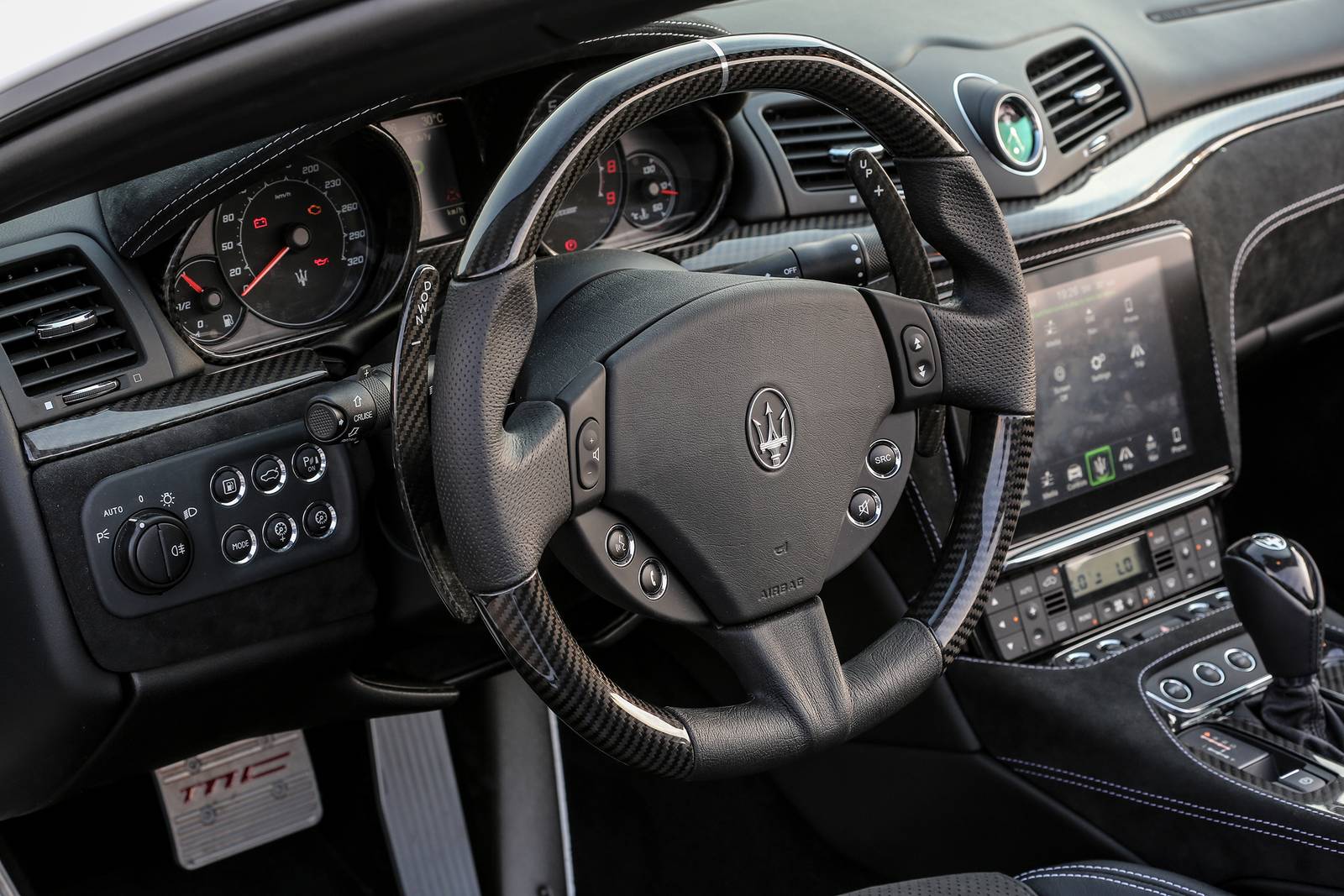 2018 Maserati Granturismo interior SWD