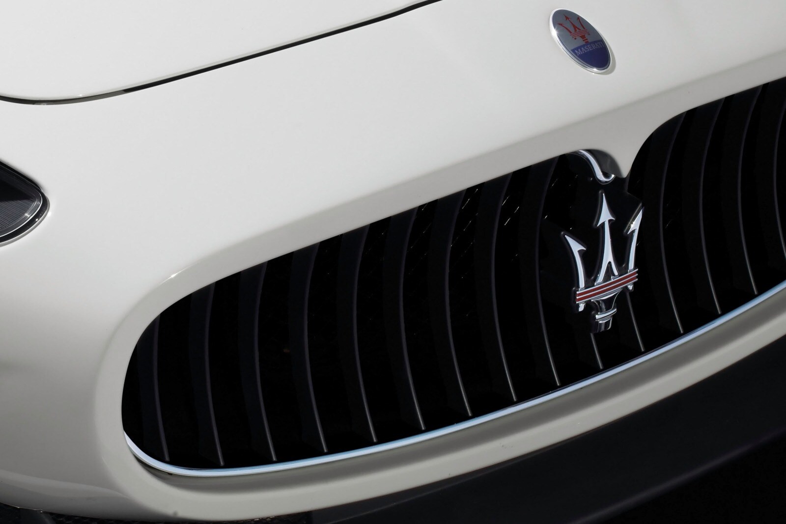 2012 Maserati Granturismo exterior FBDG