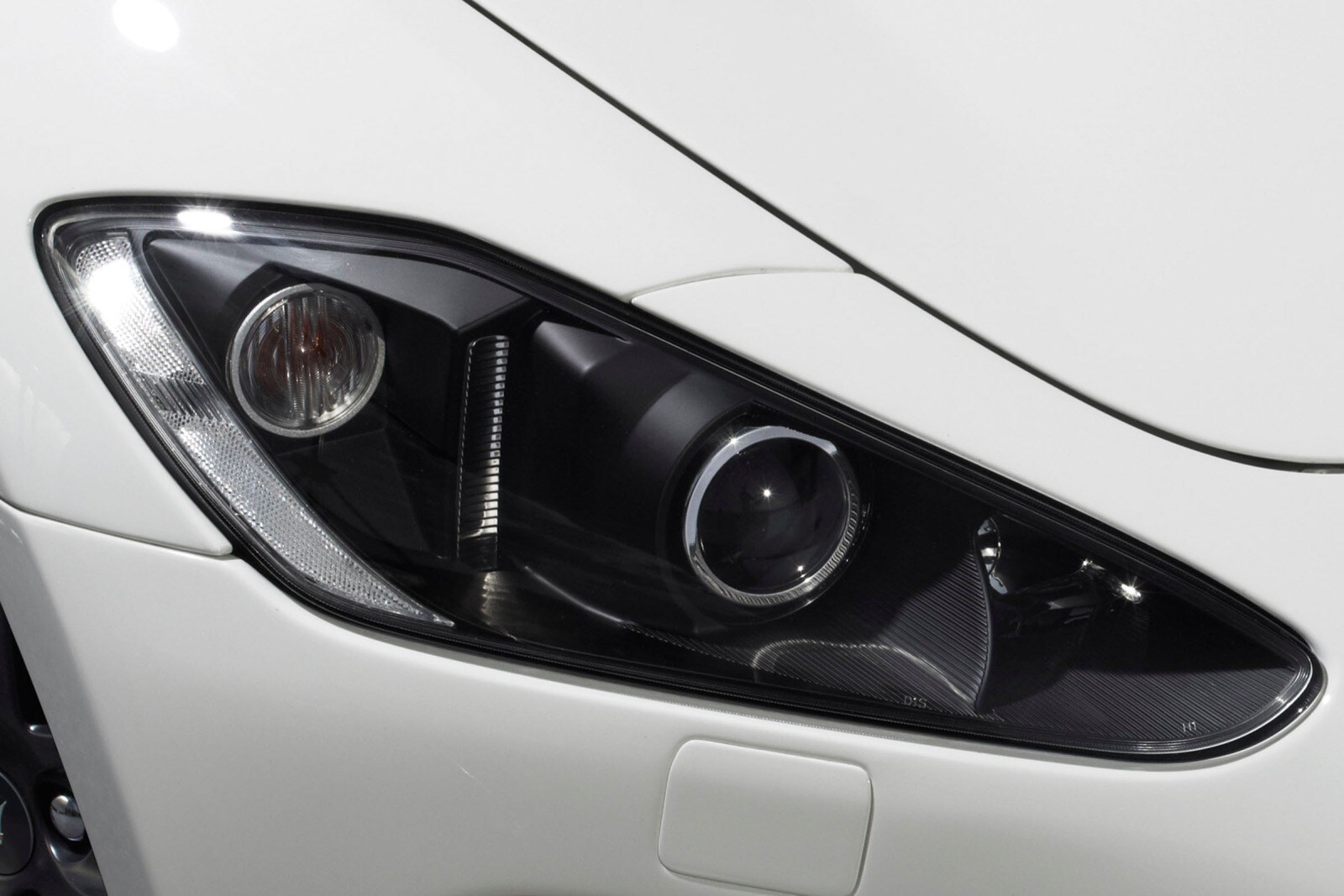 2012 Maserati Granturismo exterior EDETAIL