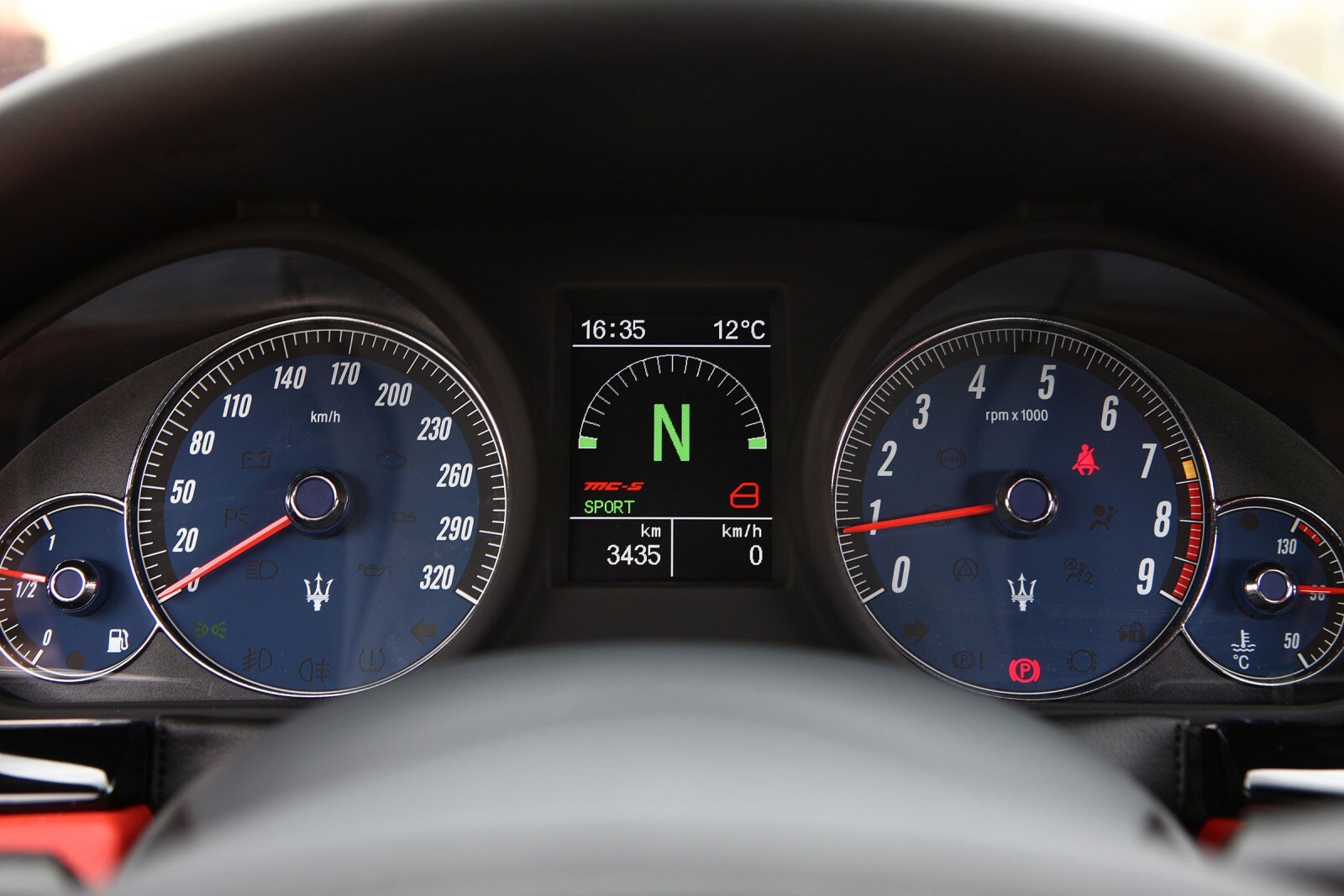 2012 Maserati Granturismo interior G