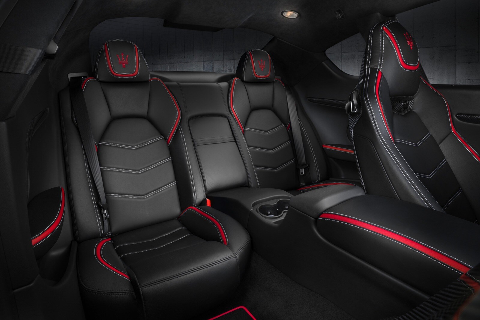 2017 Maserati Granturismo interior RI