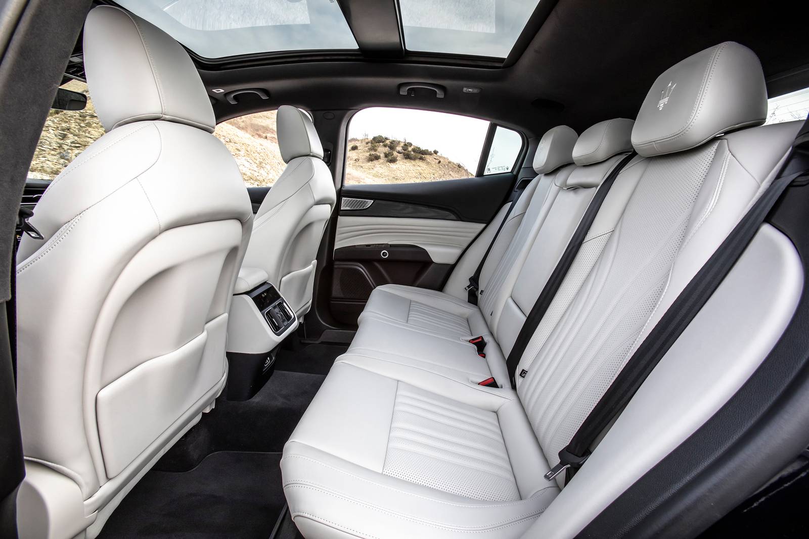 2025 Maserati Grecale interior RI