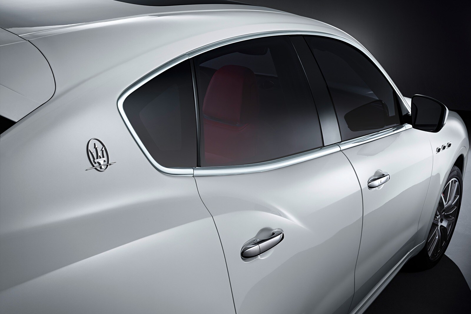 2017 Maserati Levante exterior EDETAIL