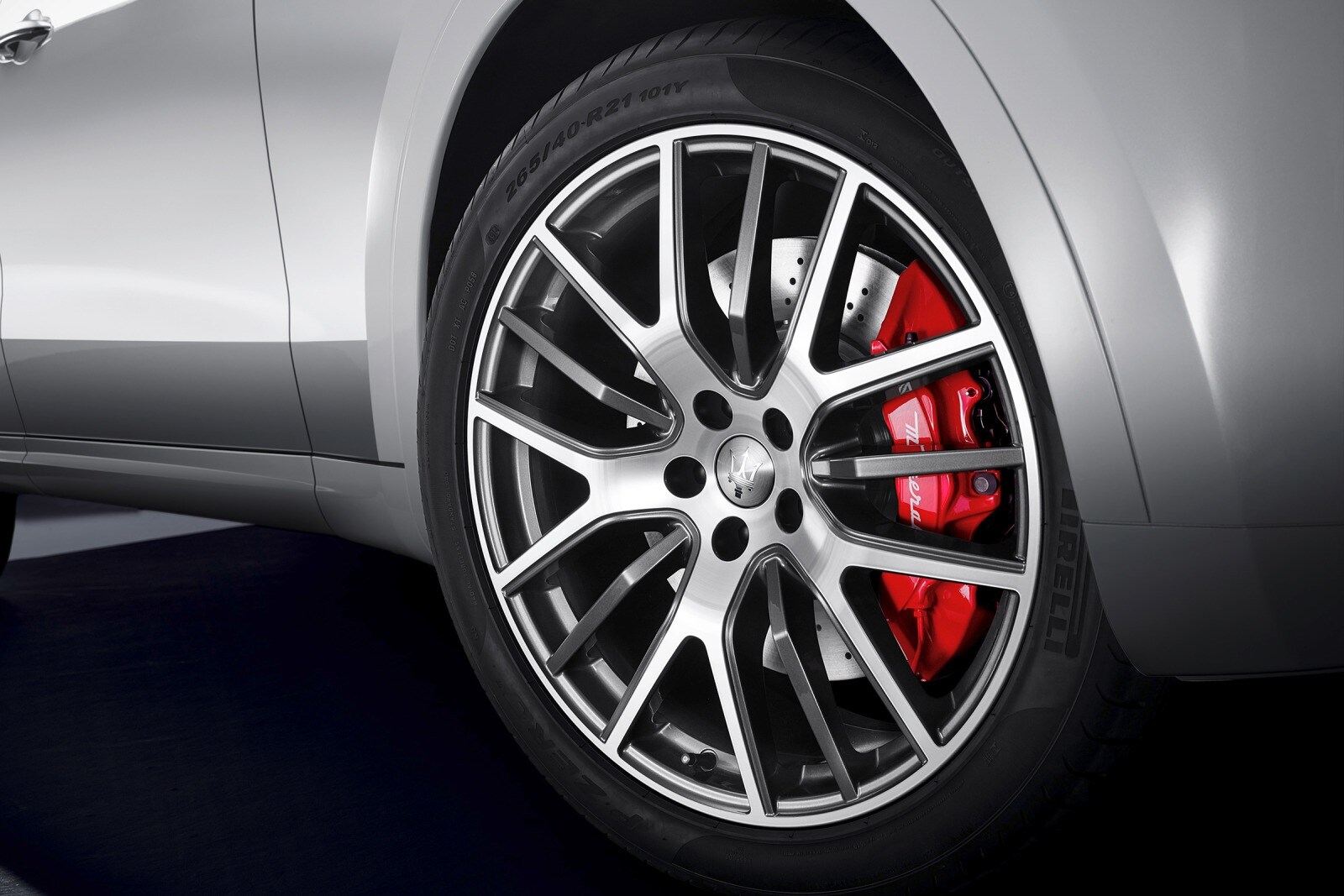2017 Maserati Levante — OEM photo 3