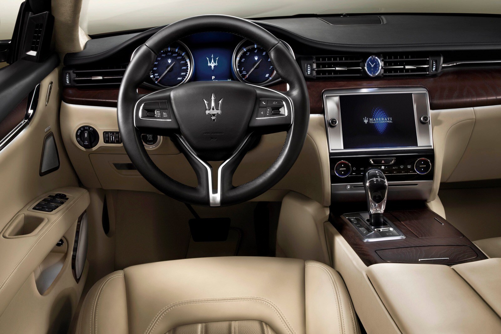 2016 Maserati Quattroporte interior D