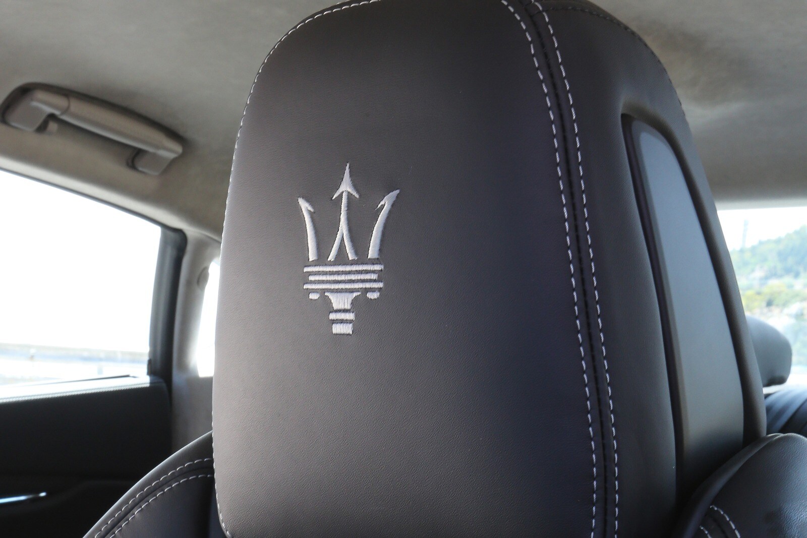 2017 Maserati Quattroporte interior DETAIL