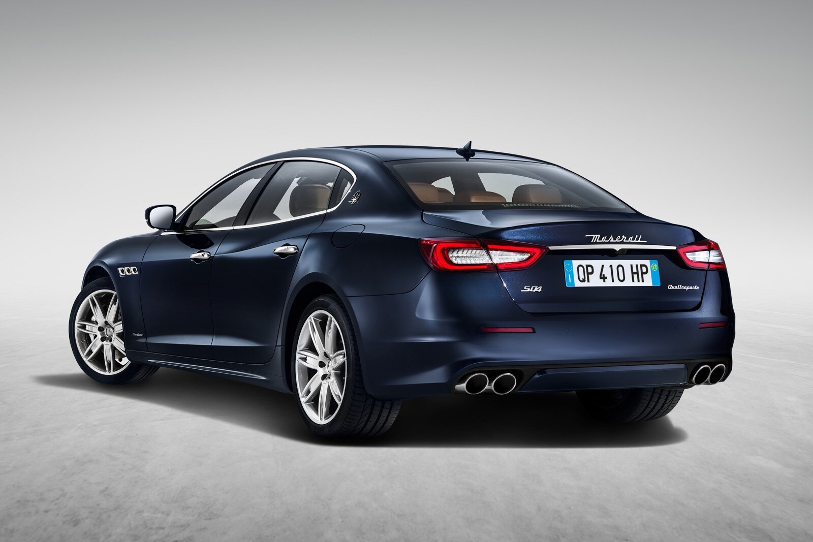 2017 Maserati Quattroporte S Q4 GranLusso Sedan Exterior Shown