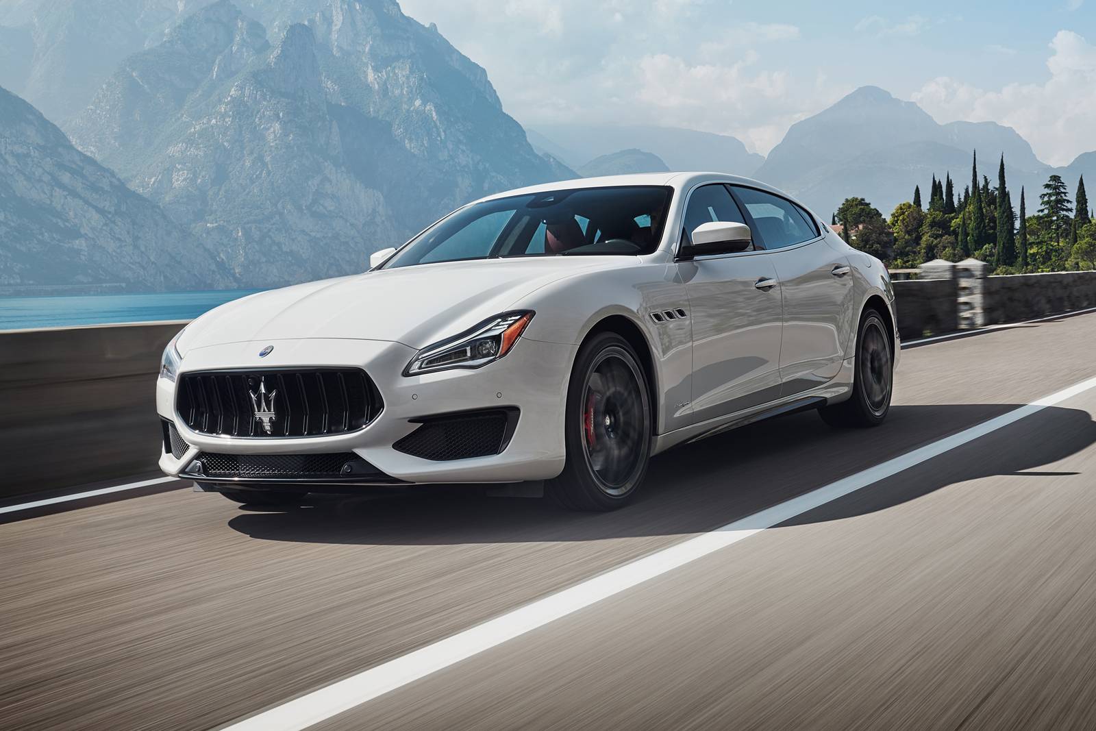2019 Maserati Quattroporte exterior FQ