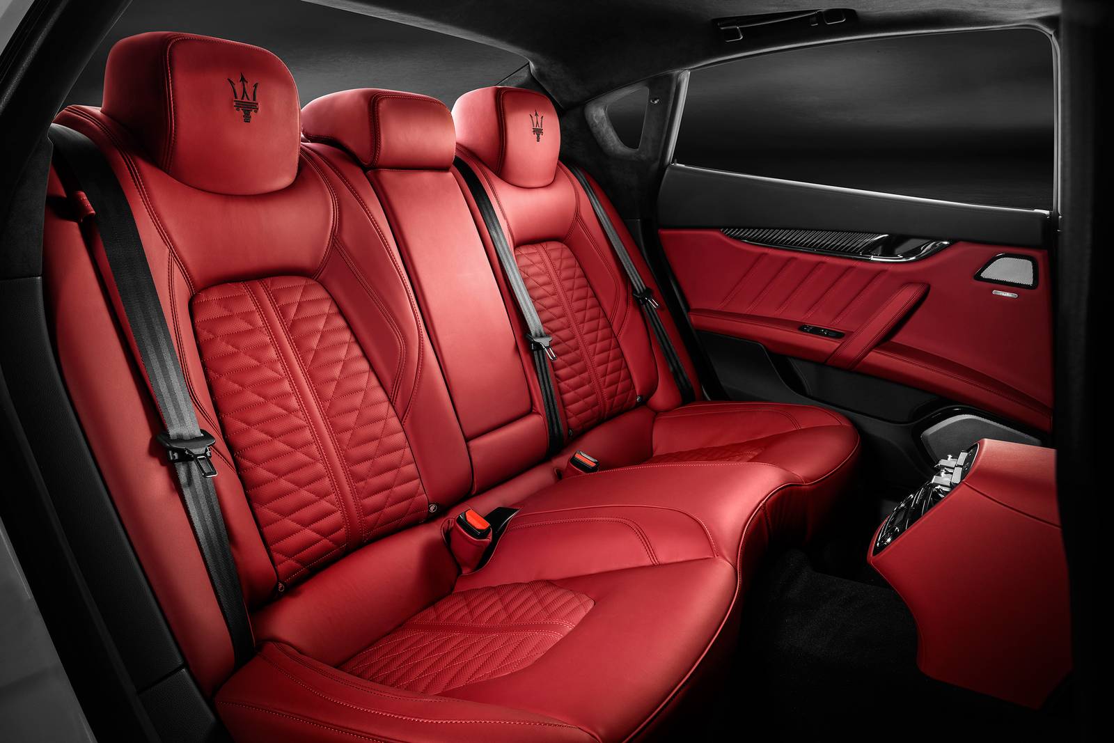 2019 Maserati Quattroporte interior RI