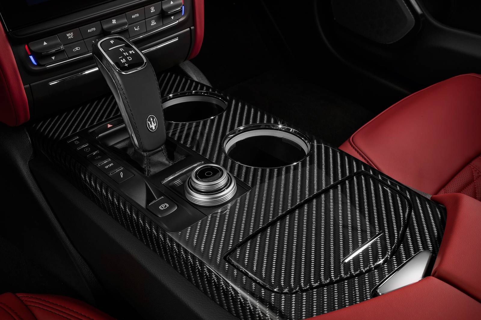 2019 Maserati Quattroporte interior SHF