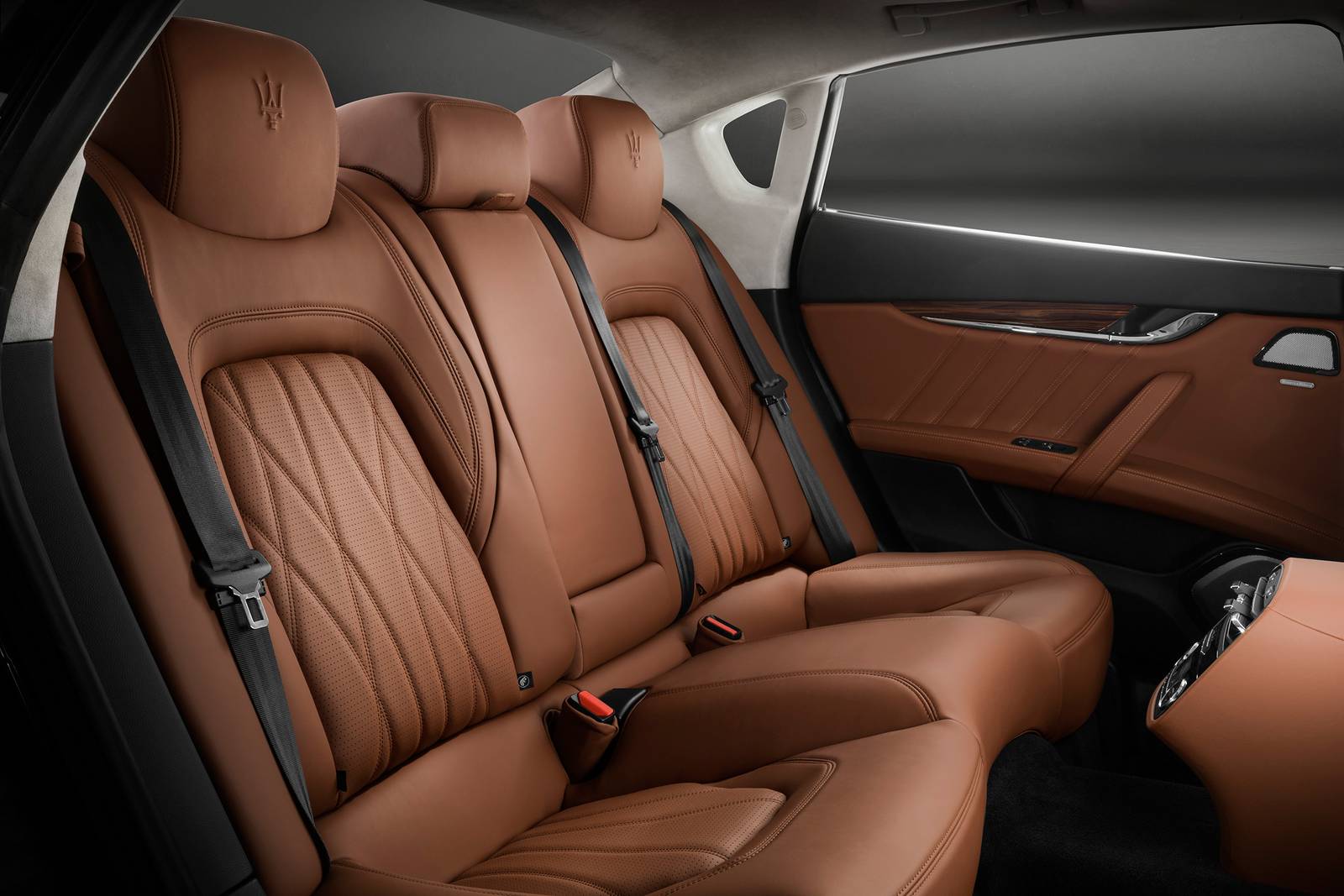 2019 Maserati Quattroporte interior RI