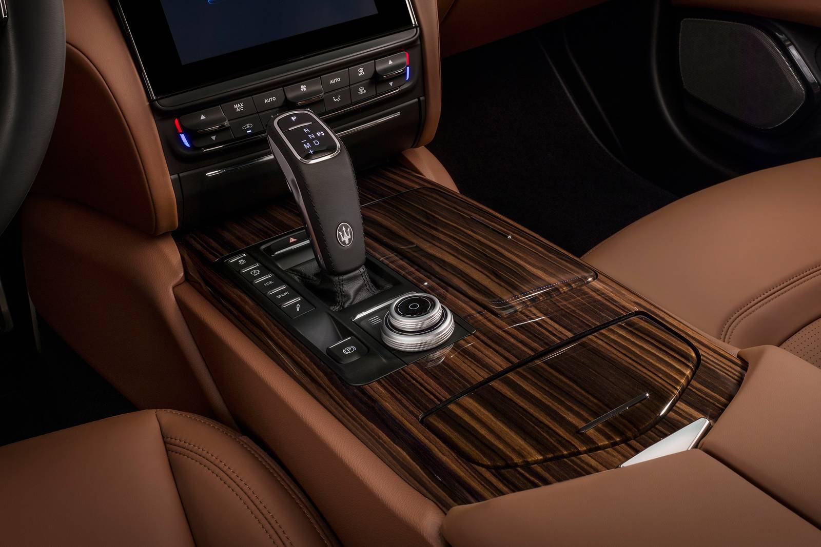 2019 Maserati Quattroporte interior SHF