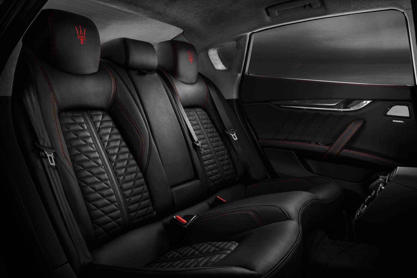 2021 Maserati Quattroporte interior RI