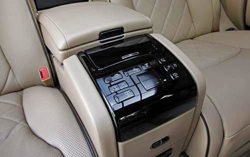 2010 Maybach 62 interior CC